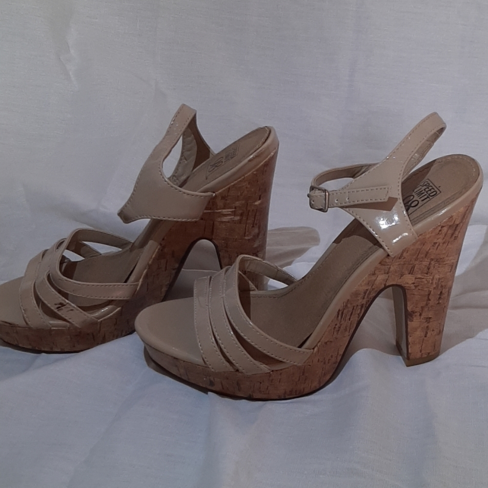 Heels - Picture 2 of 4